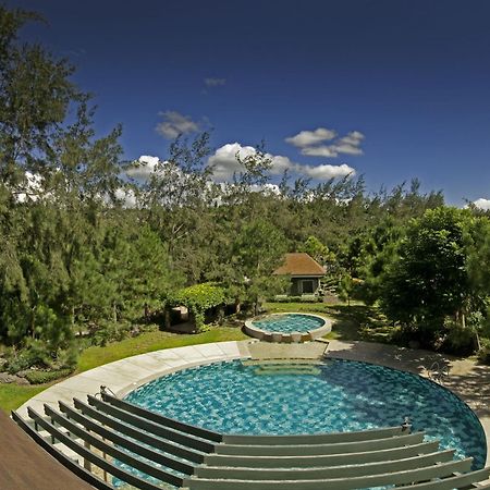 טגאיטאי Crosswinds Resort Suites מראה חיצוני תמונה