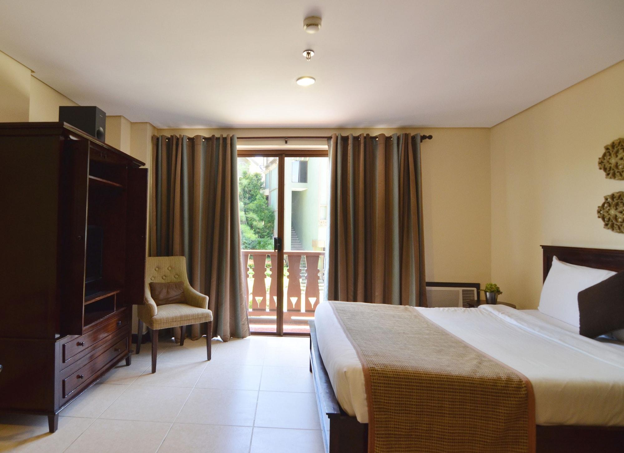 טגאיטאי Crosswinds Resort Suites מראה חיצוני תמונה