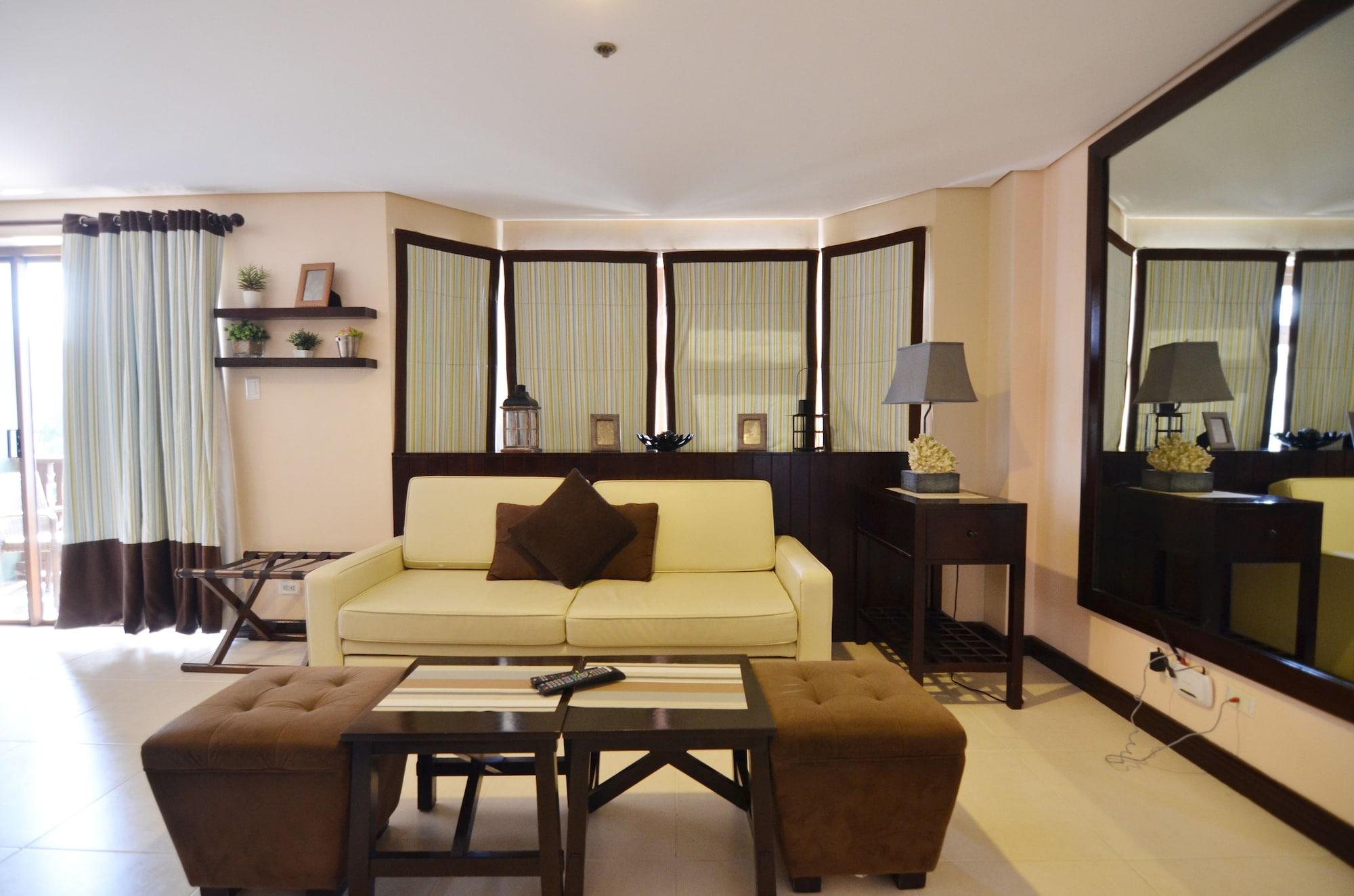 טגאיטאי Crosswinds Resort Suites מראה חיצוני תמונה