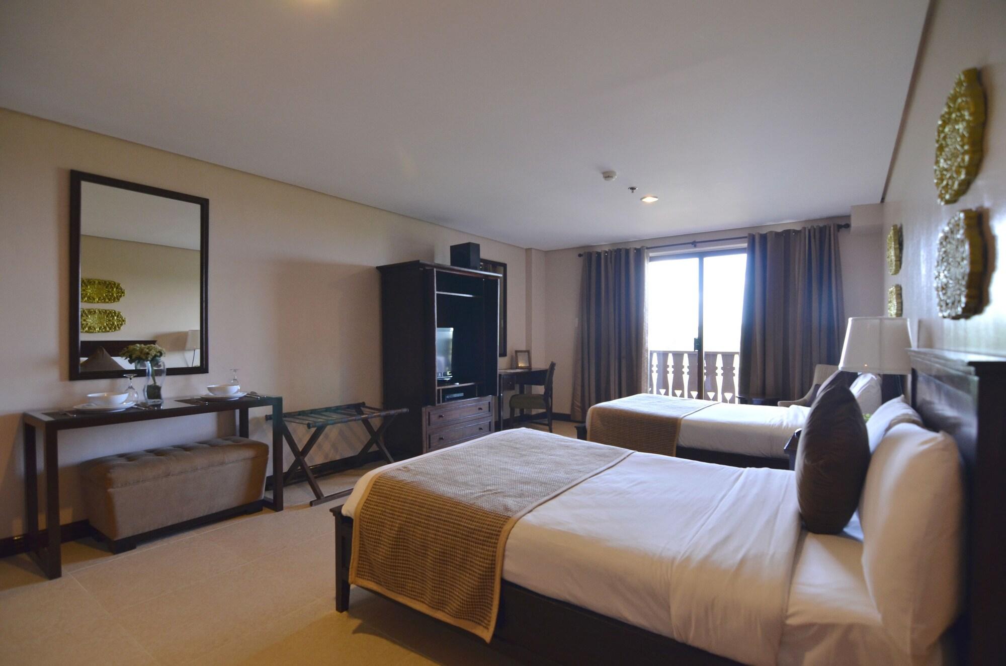 טגאיטאי Crosswinds Resort Suites מראה חיצוני תמונה