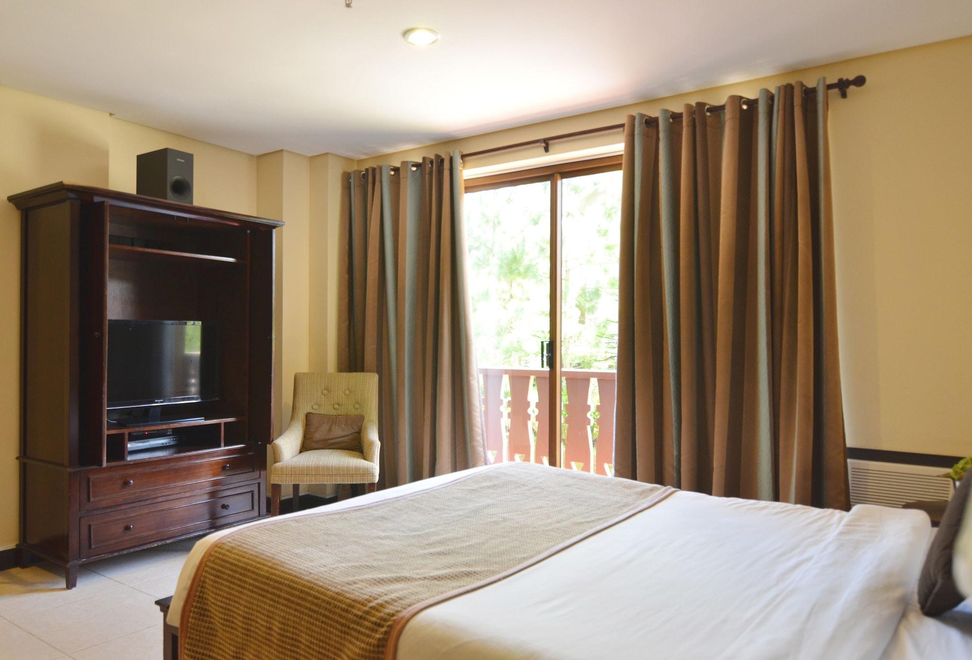 טגאיטאי Crosswinds Resort Suites מראה חיצוני תמונה
