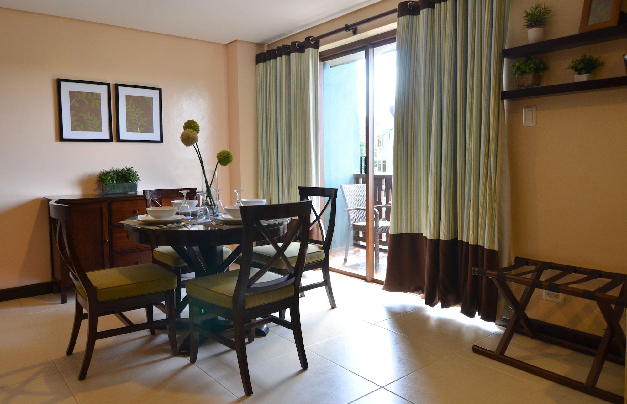 טגאיטאי Crosswinds Resort Suites מראה חיצוני תמונה