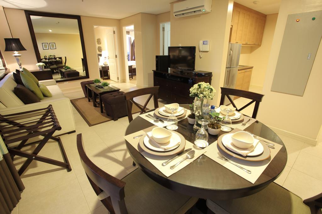 טגאיטאי Crosswinds Resort Suites מראה חיצוני תמונה