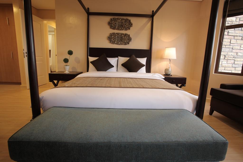 טגאיטאי Crosswinds Resort Suites מראה חיצוני תמונה