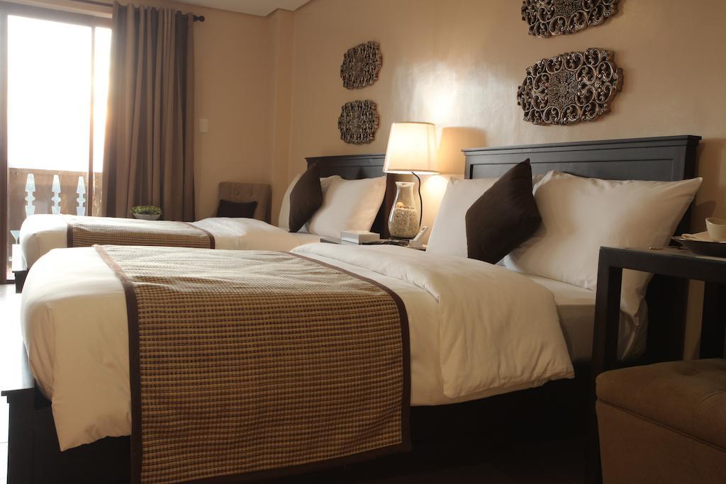 טגאיטאי Crosswinds Resort Suites חדר תמונה