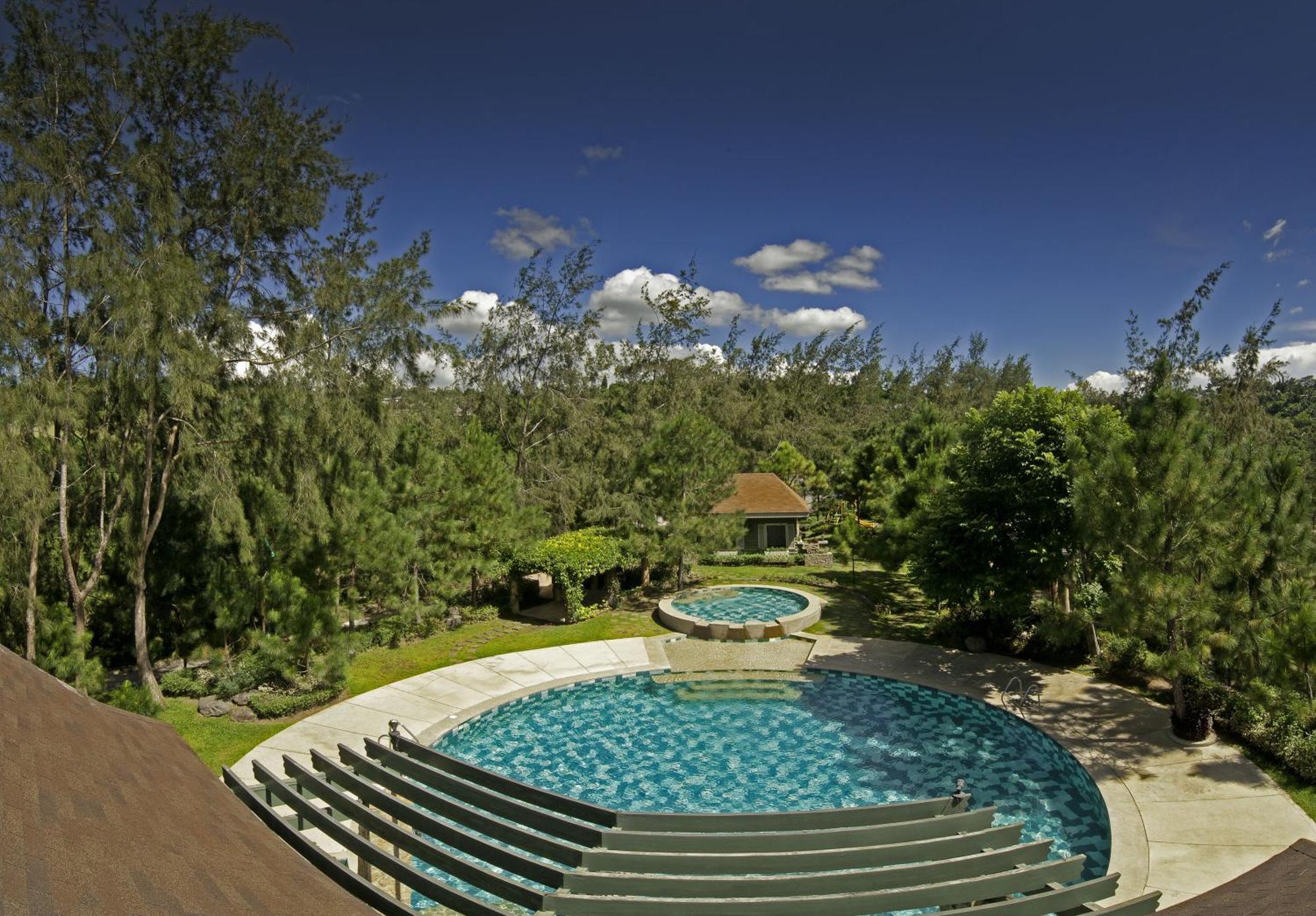 טגאיטאי Crosswinds Resort Suites מראה חיצוני תמונה