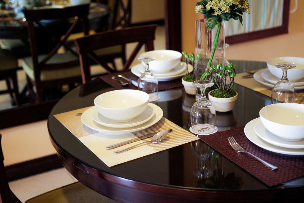 טגאיטאי Crosswinds Resort Suites מראה חיצוני תמונה