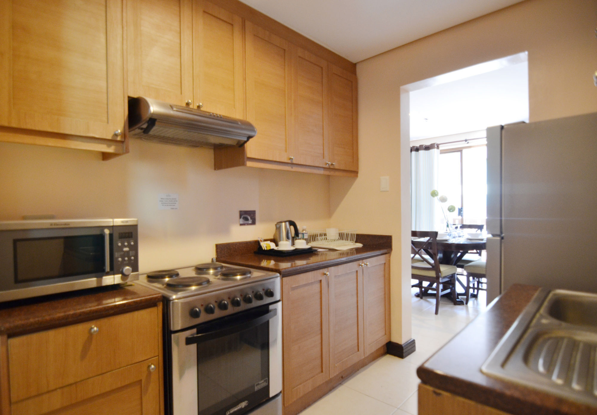 טגאיטאי Crosswinds Resort Suites מראה חיצוני תמונה