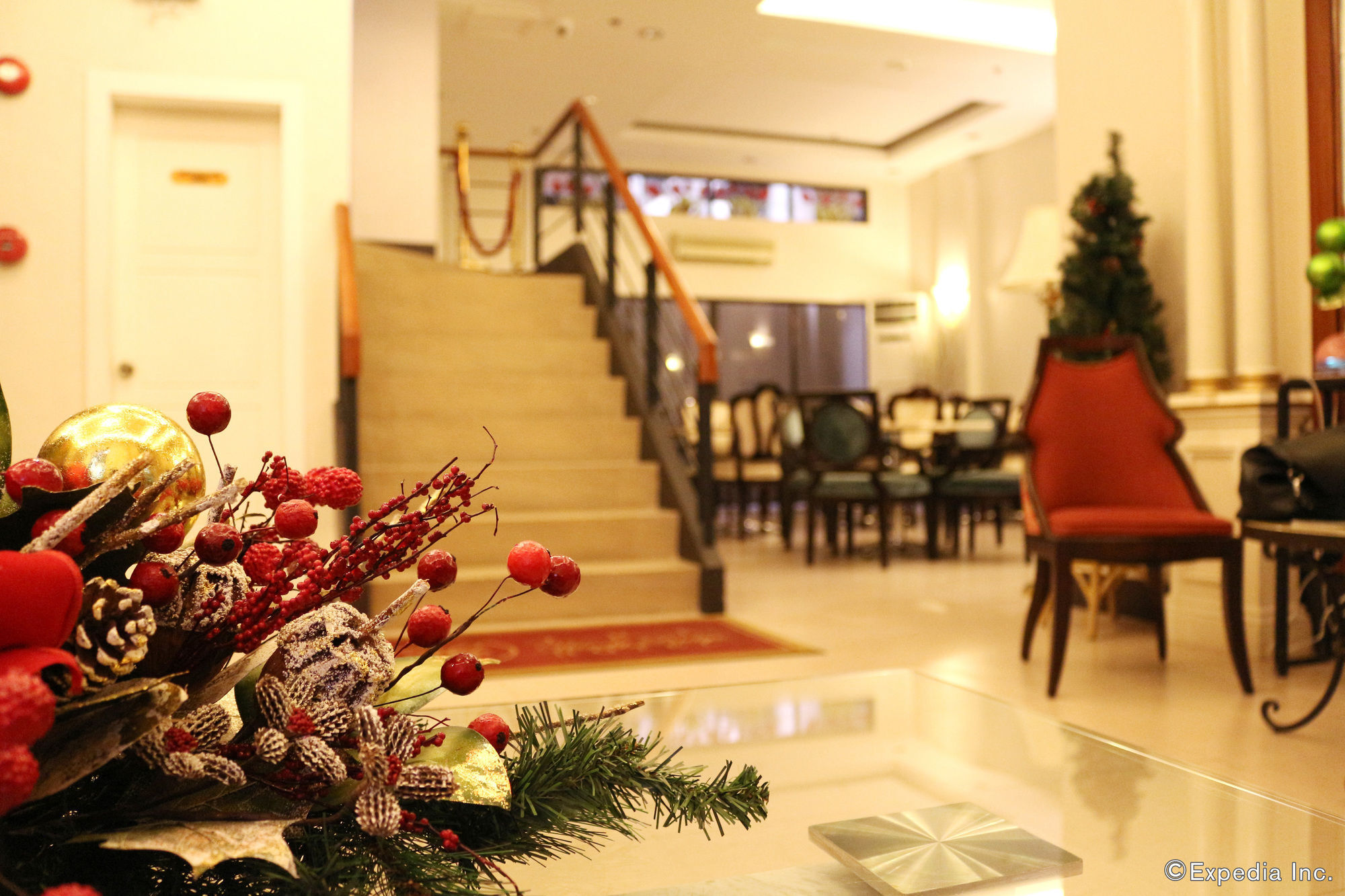 טגאיטאי Crosswinds Resort Suites מראה חיצוני תמונה